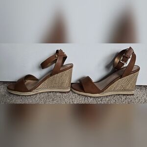 Kelly & Katie Ankle Strap‎ Wedge Sandals Size 6.5 NWOT